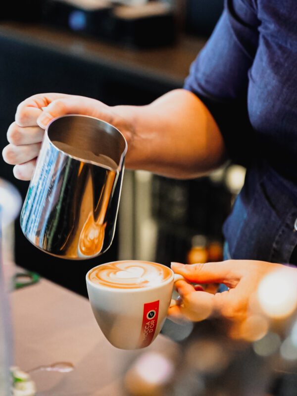 Koffie drinken bij restaurant At Sea Dronten